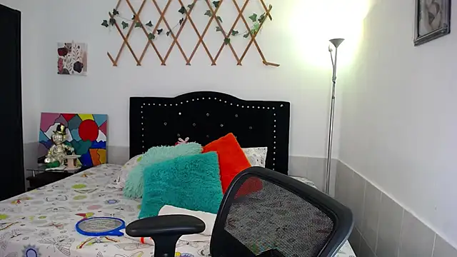 naughty girl 4u online show from 18, 6, 2026