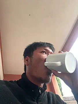 juniiorre online show from 22, 4, 2026