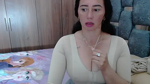 sara hott 1 online show from 10, 2, 2025