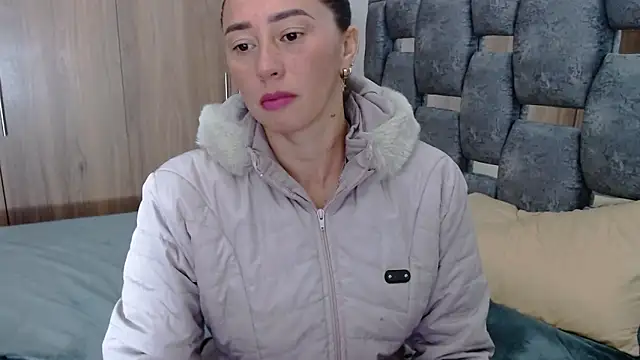 sara hott 1 online show from 20, 2, 2025