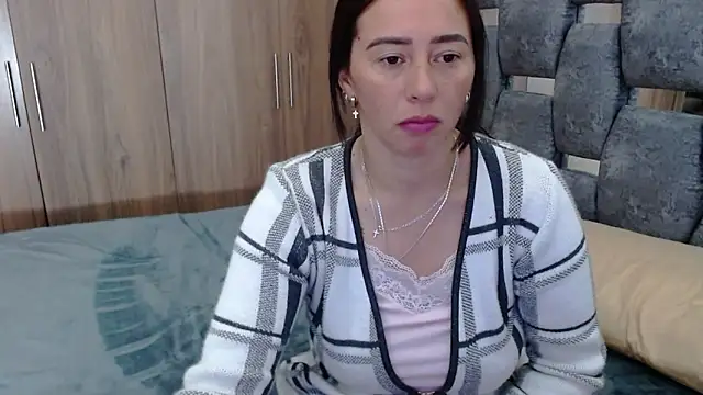 sara hott 1 online show from 7, 3, 2025