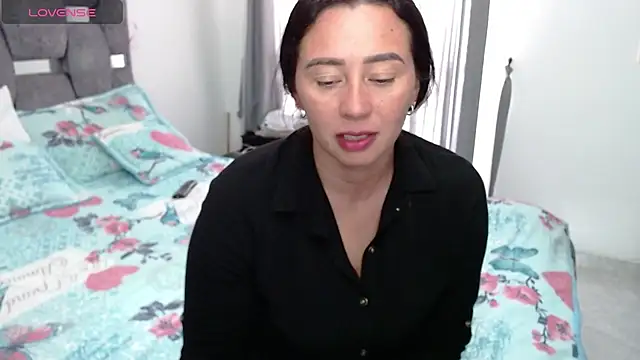 sara hott 1 online show from 3, 10, 2025