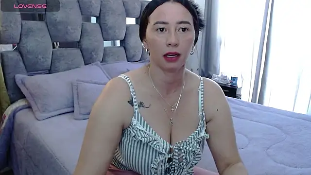 sara hott 1 online show from 27, 10, 2025