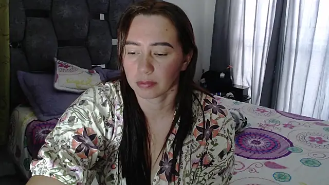 sara hott 1 online show from 18, 4, 2026