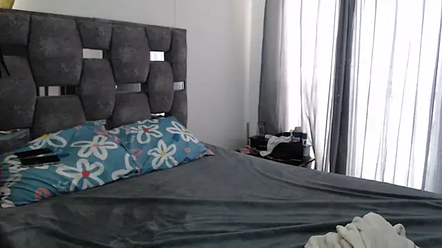 sara hott 1 online show from 27, 4, 2026