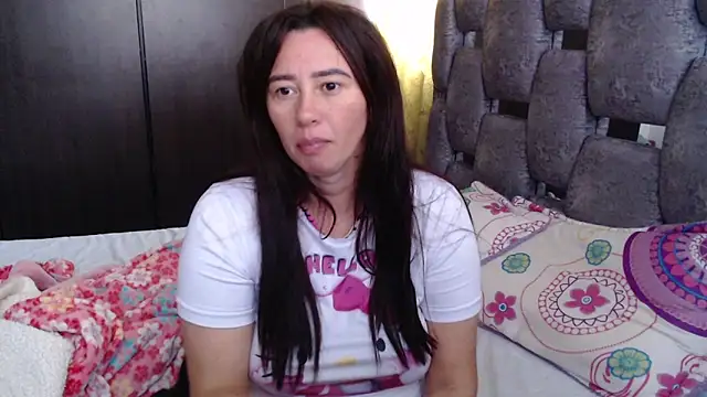 Snapshot of sara_hott_1 chatting on 10, 6, 2026 sara hott 1 online show from 10, 6, 2026