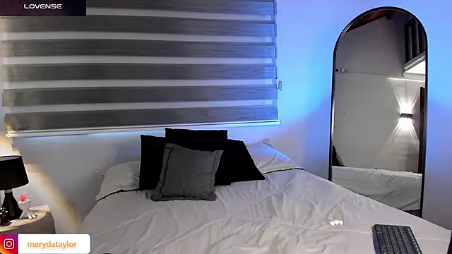 MERIDA TAYLOR online show from 12, 2, 2026