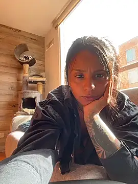 J loren online show from 23, 4, 2026