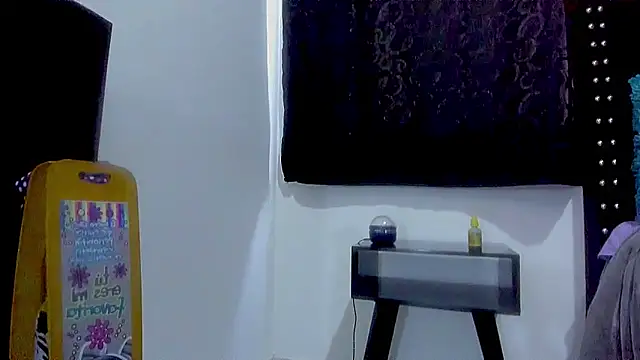 Snapshot of amareto_queen chatting on 25, 9, 2025 amareto queen online show from 25, 9, 2025