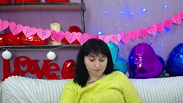 NinaFlawlees online show from 8, 2, 2025