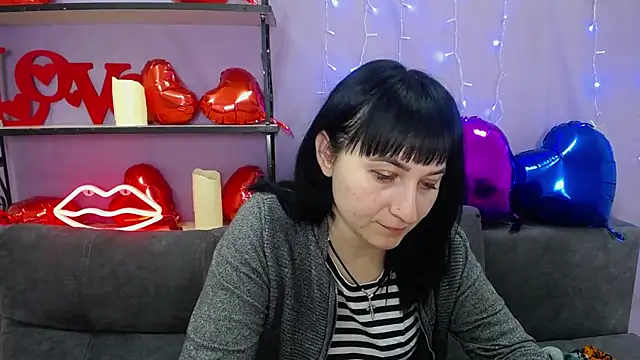 NinaFlawlees online show from 2, 3, 2025