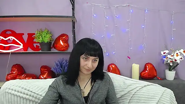 NinaFlawlees online show from 8, 3, 2025