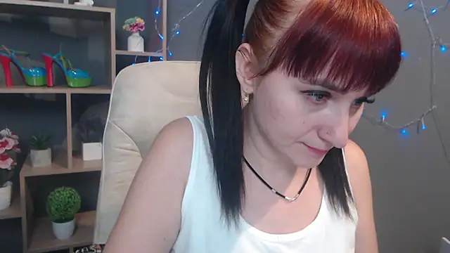 NinaFlawlees online show from 13, 11, 2025