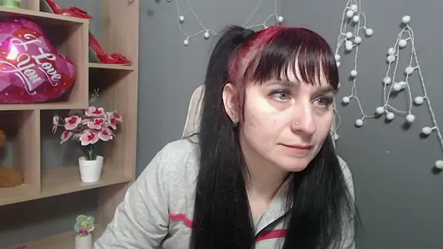 NinaFlawlees online show from 13, 2, 2026