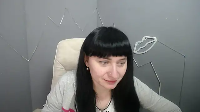 NinaFlawlees online show from 10, 4, 2026