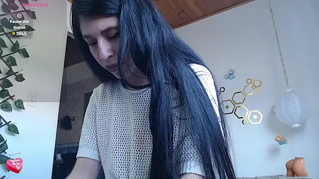 adriscute online show from 26, 2, 2025