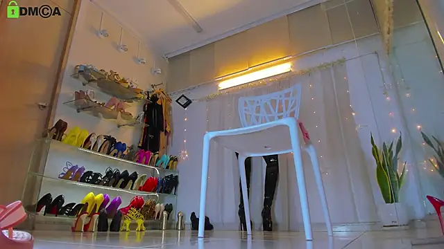 kendrarioss online show from 14, 2, 2025