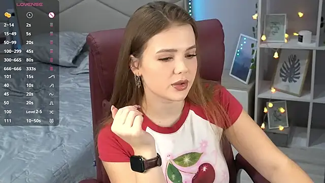 Snapshot of AfinaAmmor chatting on 4, 10, 2025 AfinaAmmor online show from 4, 10, 2025