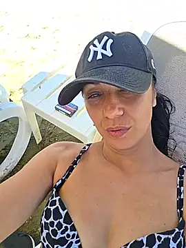 Snapshot of LeticiaWoods chatting on 29, 6, 2026 LeticiaWoods online show from 29, 6, 2026