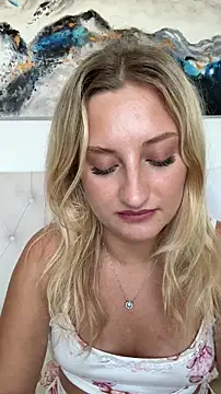 Snapshot of MileySummer chatting on 3, 10, 2025 MileySummer online show from 3, 10, 2025