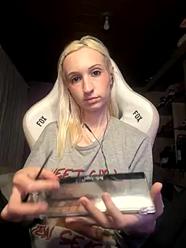 bunnydark00 online show from 9, 11, 2025