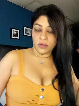 Lashmy111 online show from 4, 2, 2025