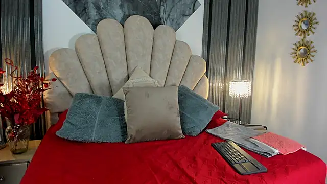 Snapshot of Naughty__Mom chatting on 13, 1, 2026 Naughty Mom online show from 13, 1, 2026