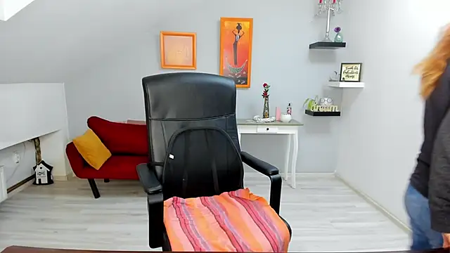 LollaGirl online show from 14, 1, 2026