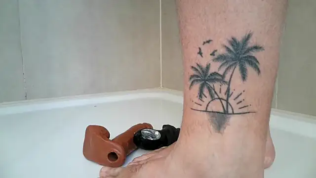 Snapshot of angelus112 chatting on 15, 12, 2025 angelus112 online show from 15, 12, 2025