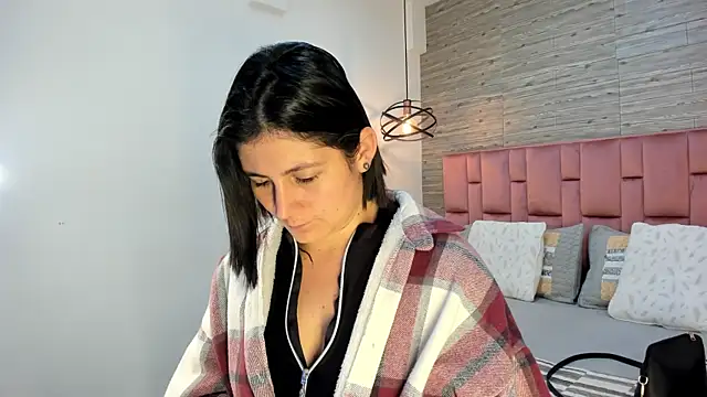 Snapshot of SarahDeyvis chatting on 8, 2, 2025 SarahDeyvis online show from 8, 2, 2025