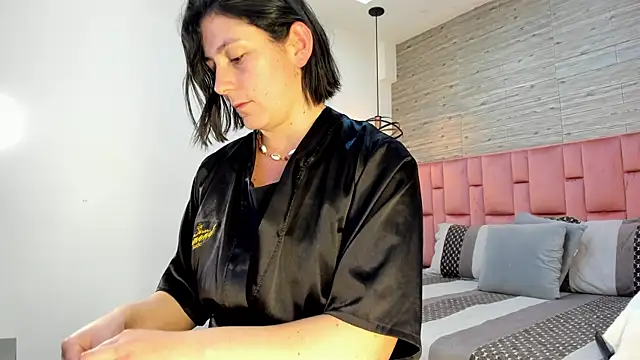 Snapshot of SarahDeyvis chatting on 19, 2, 2025 SarahDeyvis online show from 19, 2, 2025