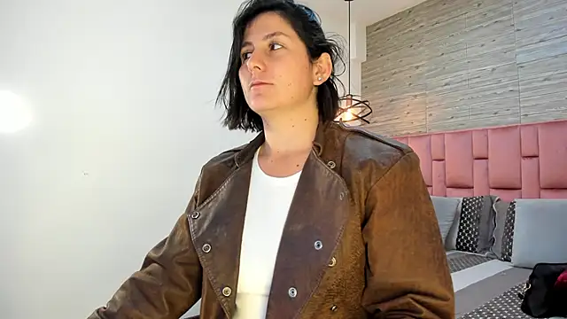 Snapshot of SarahDeyvis chatting on 27, 2, 2025 SarahDeyvis online show from 27, 2, 2025