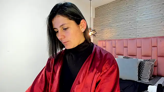 Snapshot of SarahDeyvis chatting on 6, 3, 2025 SarahDeyvis online show from 6, 3, 2025