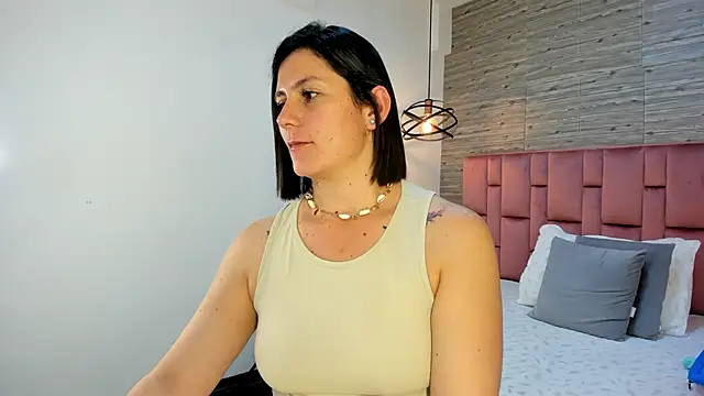 Snapshot of SarahDeyvis chatting on 17, 3, 2025 SarahDeyvis online show from 17, 3, 2025