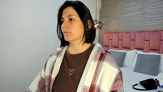 Snapshot of SarahDeyvis chatting on 18, 3, 2025 SarahDeyvis online show from 18, 3, 2025