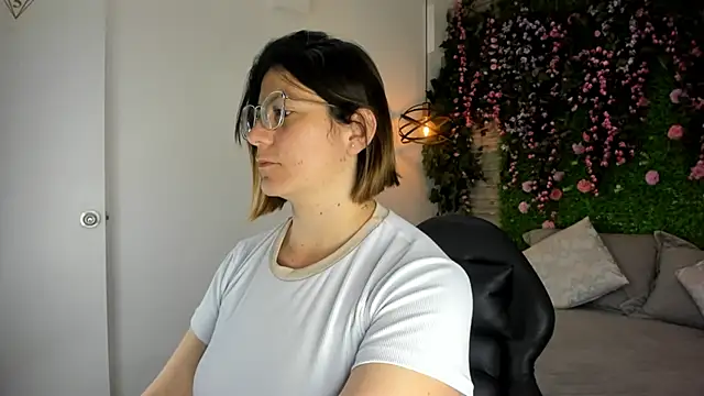 SarahDeyvis online show from 12, 1, 2026