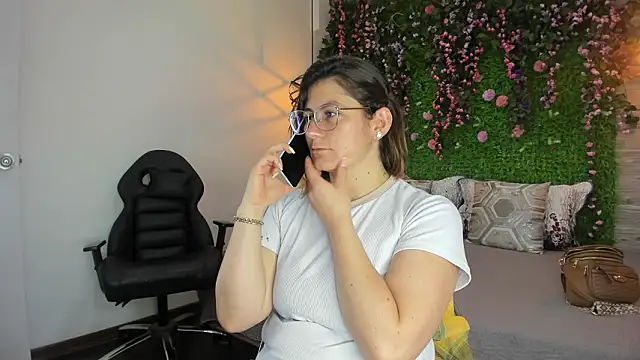 SarahDeyvis online show from 11, 3, 2026