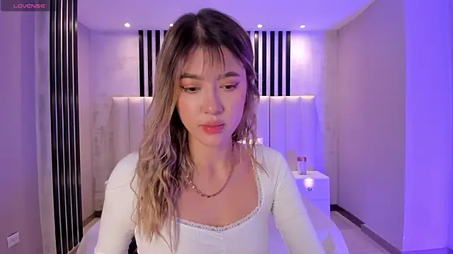 EveBensonX online show from 15, 2, 2025