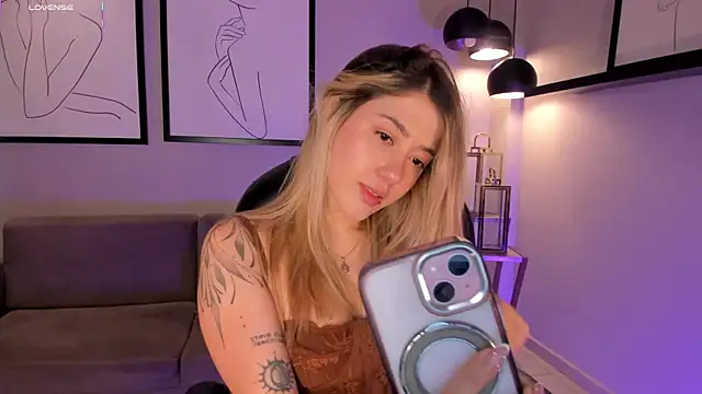 EveBensonX online show from 10, 1, 2026