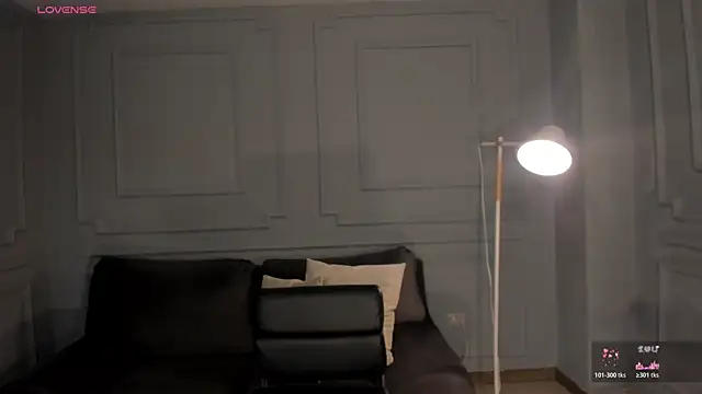 EveBensonX online show from 2, 4, 2026