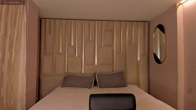 EveBensonX online show from 18, 4, 2026