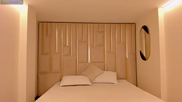 EveBensonX online show from 26, 4, 2026