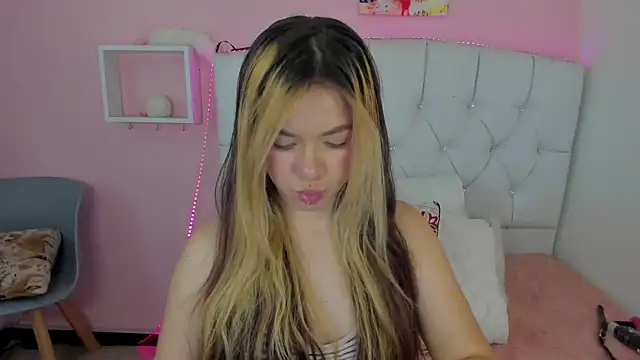 18candys online show from 28, 4, 2026