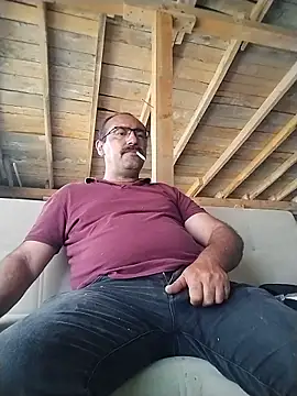 masculine bear daddy online show from 8, 6, 2026
