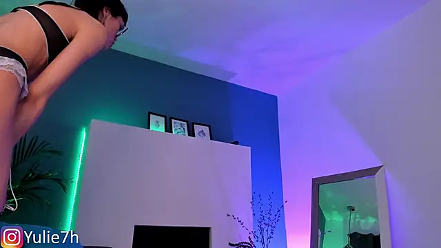  Jessy Moon  online show from 17, 9, 2025