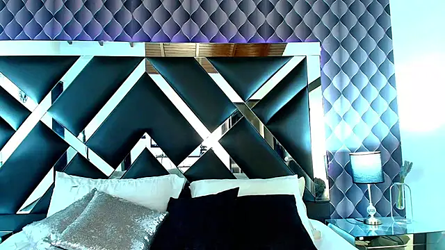 victoriaa lee  online show from 7, 2, 2025