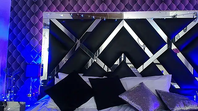 victoriaa lee  online show from 28, 4, 2026