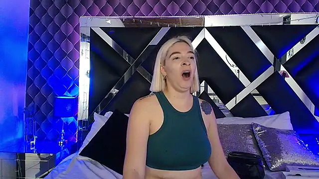 victoriaa lee  online show from 21, 7, 2026