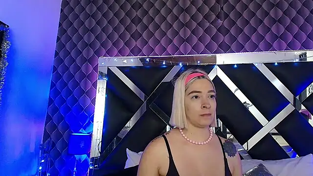 victoriaa lee  online show from 25, 7, 2026