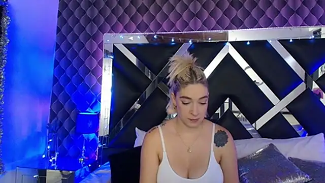 victoriaa lee  online show from 28, 7, 2026